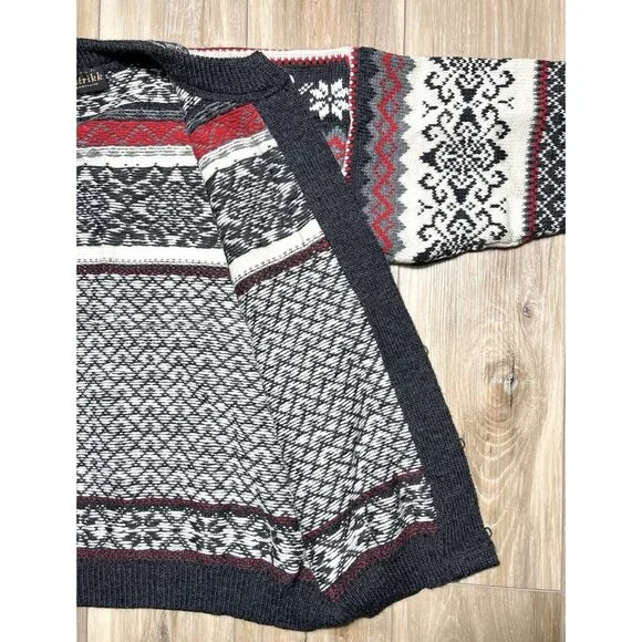 Vintage Nordstrikk Virgin Wool Pewter Clasp Cardigan Sweater - Size Medium